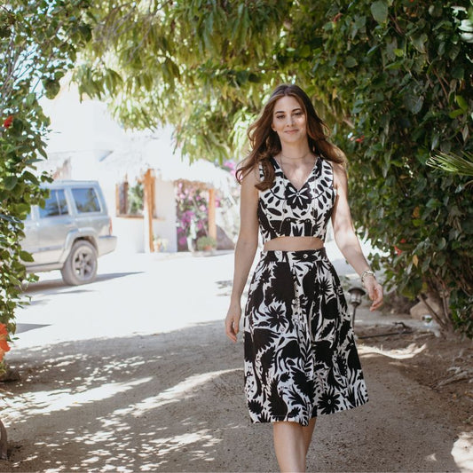 Otomi Crop Top V Neck