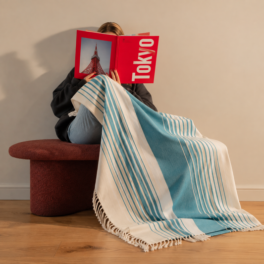 Feliz Bicolor Throw
