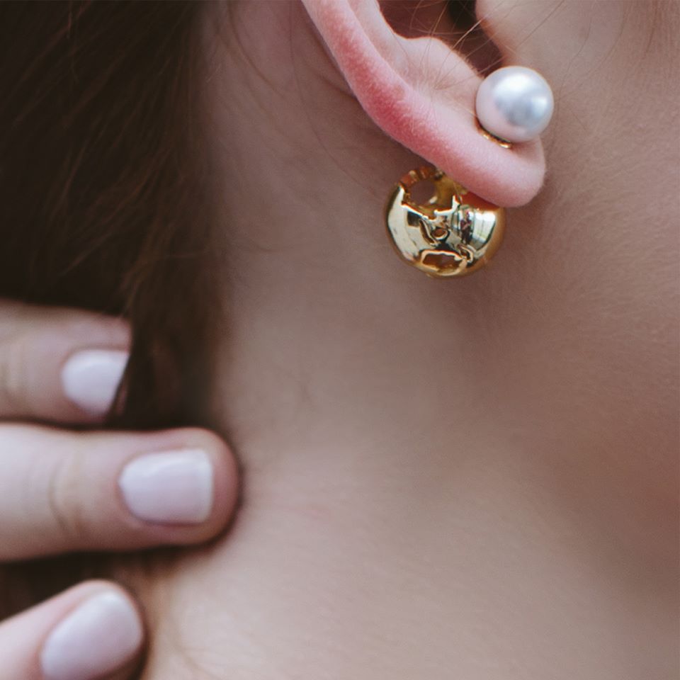 World Globe / Pearl Earrings