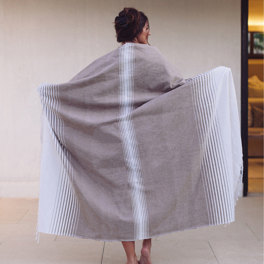 Feliz Bicolor Throw